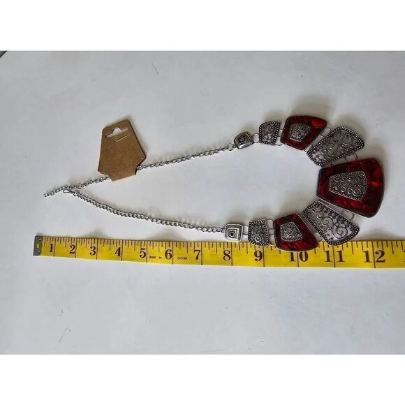 Necklace bib style Red marble look stones with silver fiigree - Picture 4 of 5